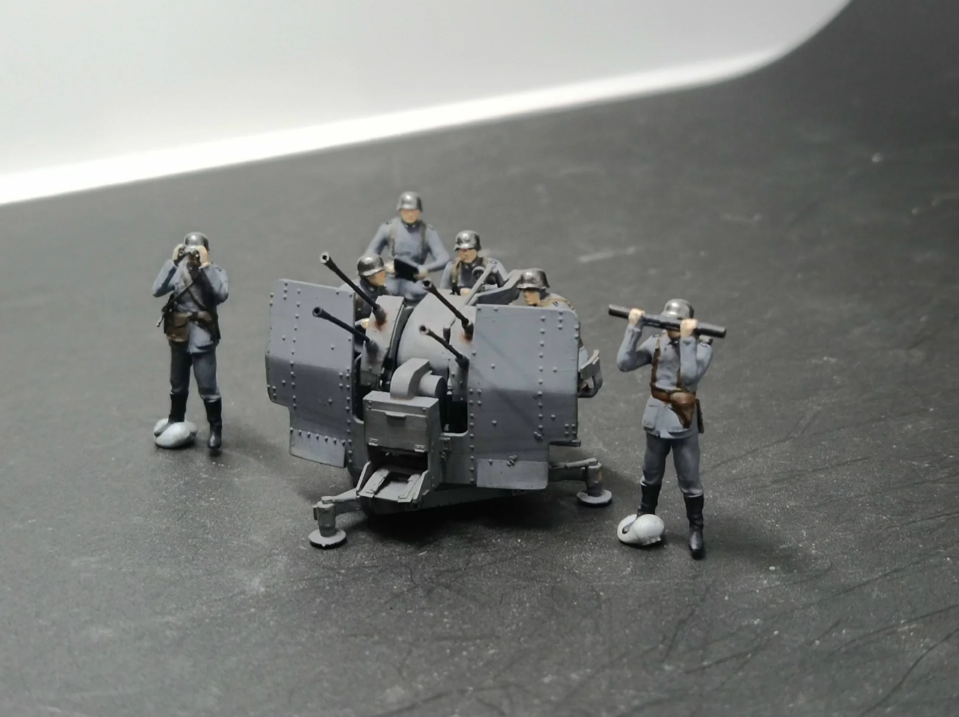 1/72 German anti-aircraft guns (including four soldiers) , handcrafted and hand-painted Finished Model Static Decorative