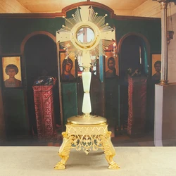 HTISOK Versatile Metal Monstrance With Brass Polish Finishing Round Shape Blessed Sacraments Church Supplies Premium Quality