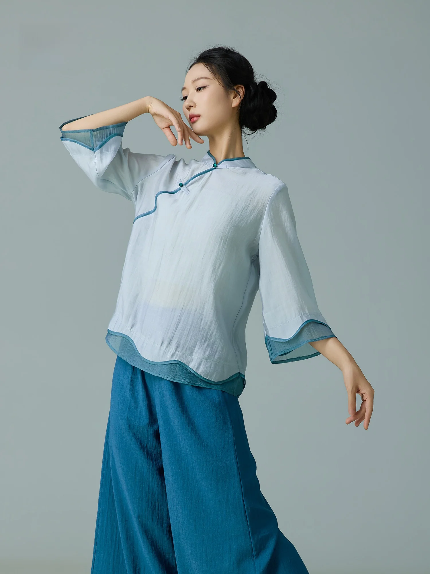 チェン・ウー古典舞踊練習スーツトップ新しい中国風ルーズスリミングパフォーマンス衣装ダンス服新モデル