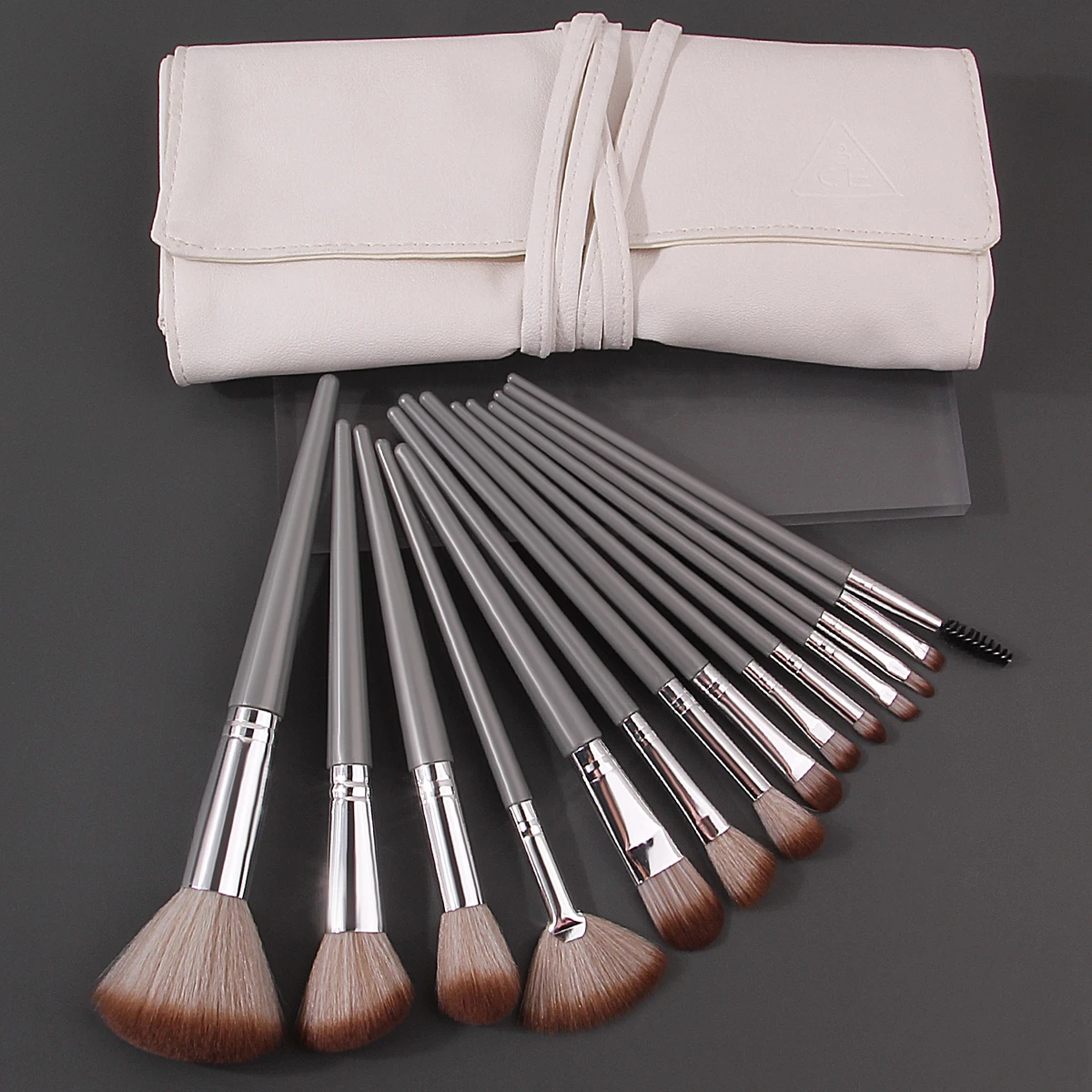 Conjunto de pincéis de maquiagem profissional, 15 peças, escova facial multifuncional de cerdas de fibra macia e bolsa de armazenamento de alça de maquiagem de grande capacidade