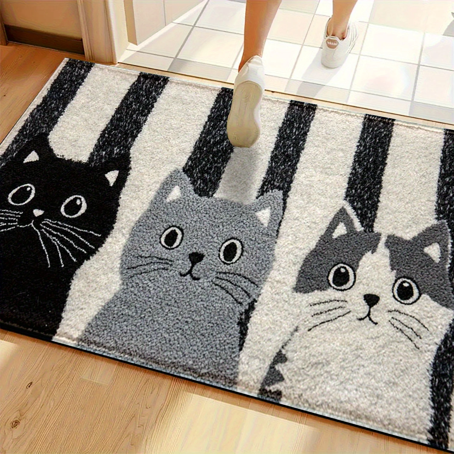 Cute Cats Striped Background Printed Flannel Door Mat Animal Design Soft Absorbent Rug For Home Decor Gift Idea