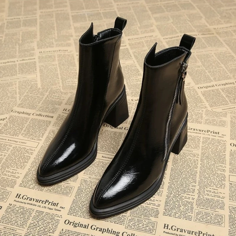 Spring and Autumn Women's Outdoor Leisure Non-slip High-heeled Fashion Boots 2026 New Trend Side Zipper Design Short Boots