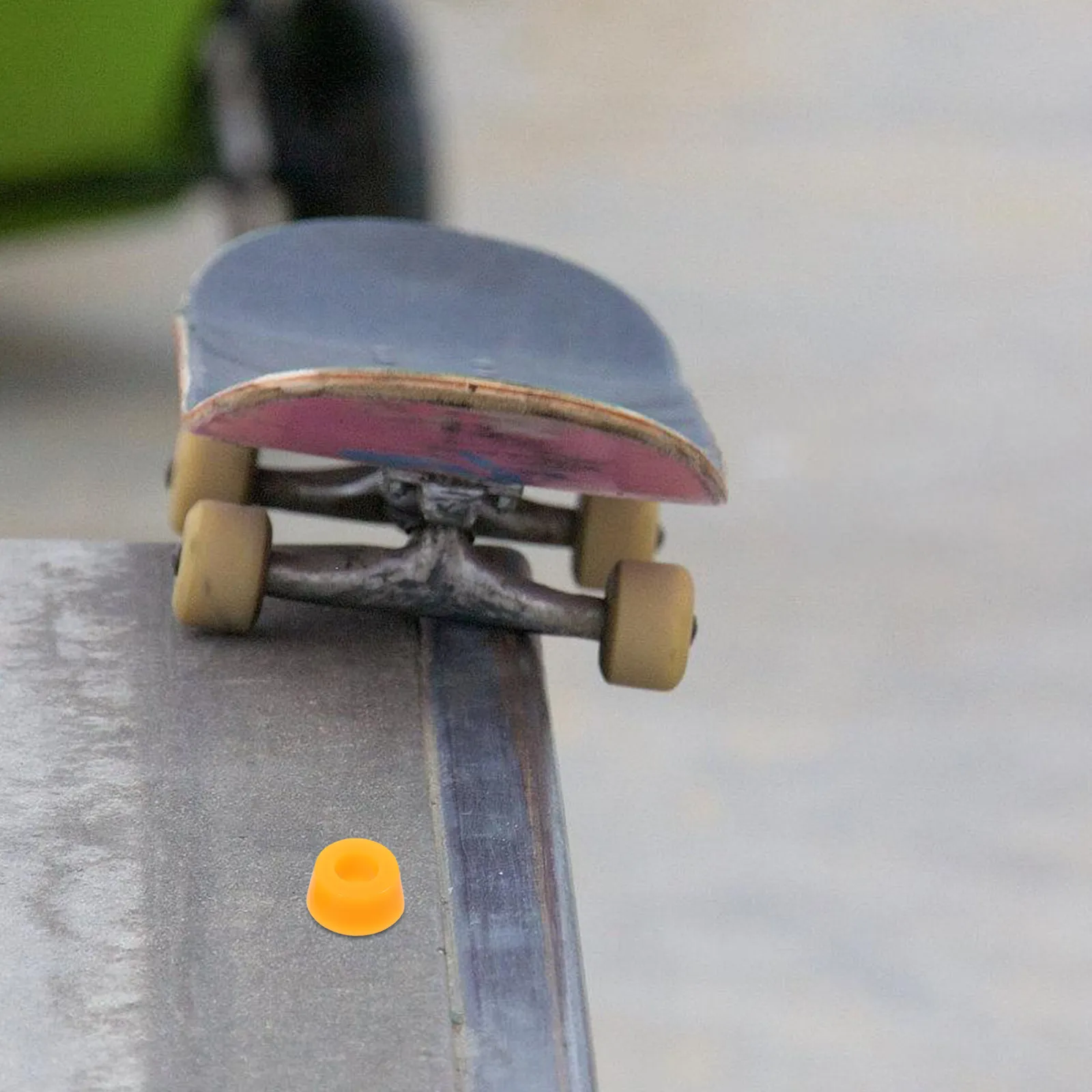 

4Pcs Skateboard Shock Absorber Pads High Elastic PU Shockproof Cushioning for Double Kick Fish Board Stable Skating Gear