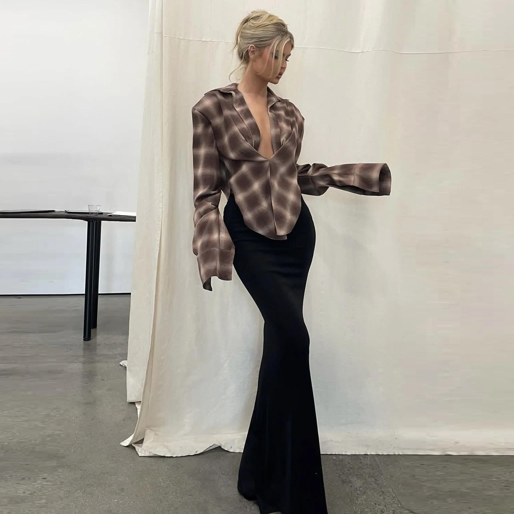 

Asymmetrical Glamorous Hollow Out Irregular Hem Loose Fitting Tops Deep V-neck Plaid Long Sleeve Shirt Charming Women Partywear