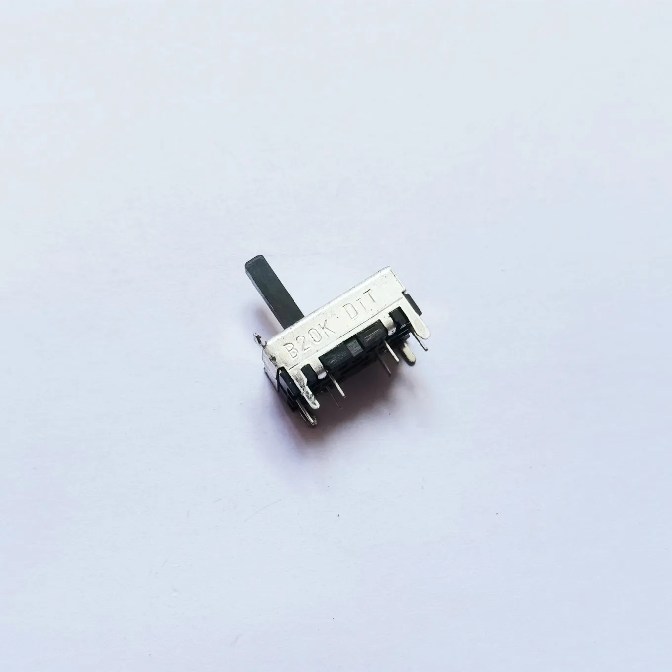 Original new 100% SV105G B20K 1.7cm straight sliding pusher double potentiometer with midpoint (SWITCH)