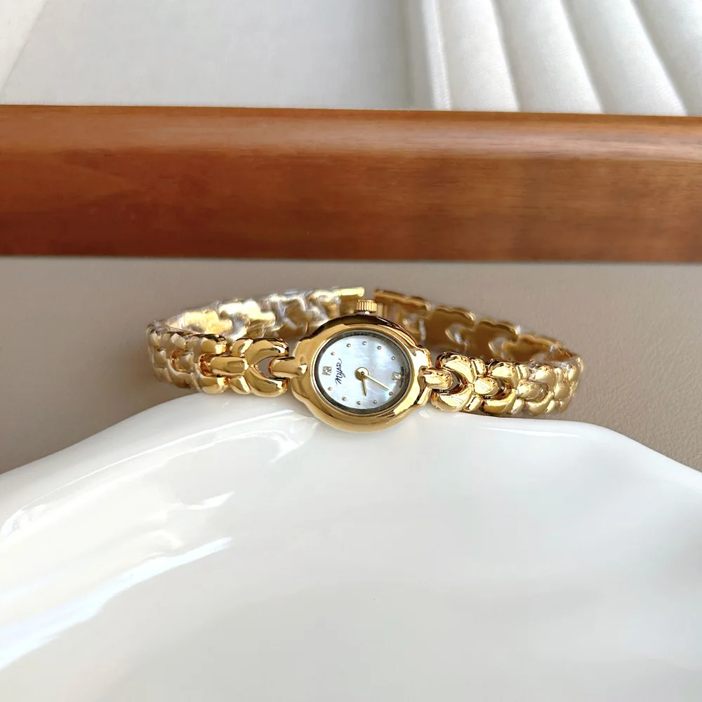 New Small Dial Student Chain Watch, Simple And Elegant, Compact Women'S Quartz Wristwatch, Fashionable Quartz Watch.