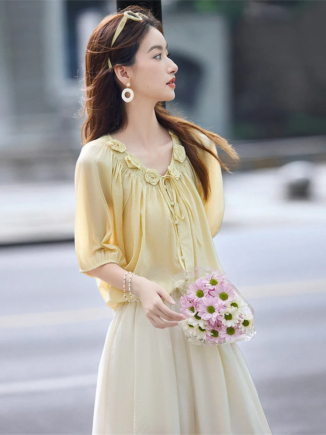 

Casual Style V-Neck Pearl Button Shirt Five-Quarter Sleeve Embroidered Collar 3D Stitching Loose Fit Top for Women