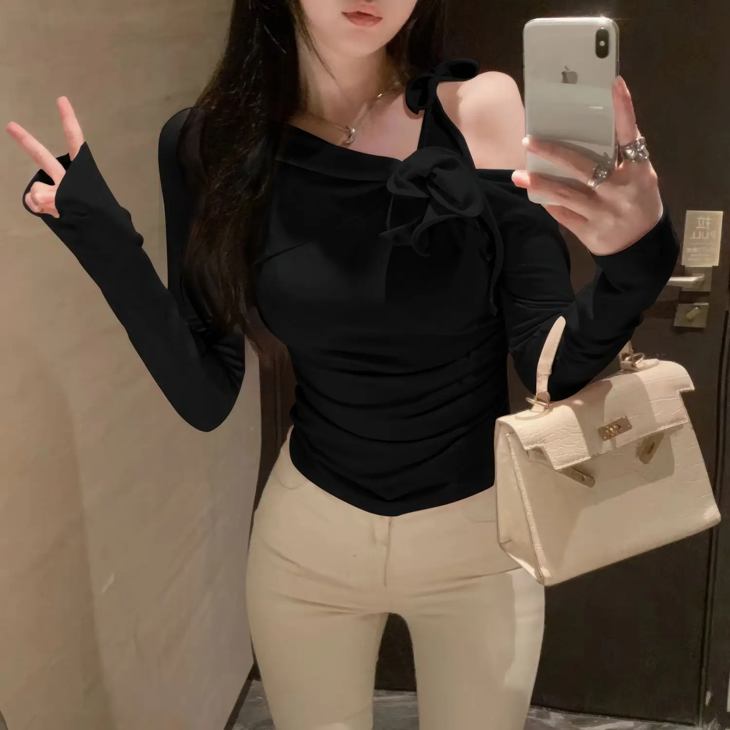 Pure Desire Sexy Careful Machine Slanted Shoulder Top Three-dimensional Flower Design Women's Interior Long Sleeved T-shirt