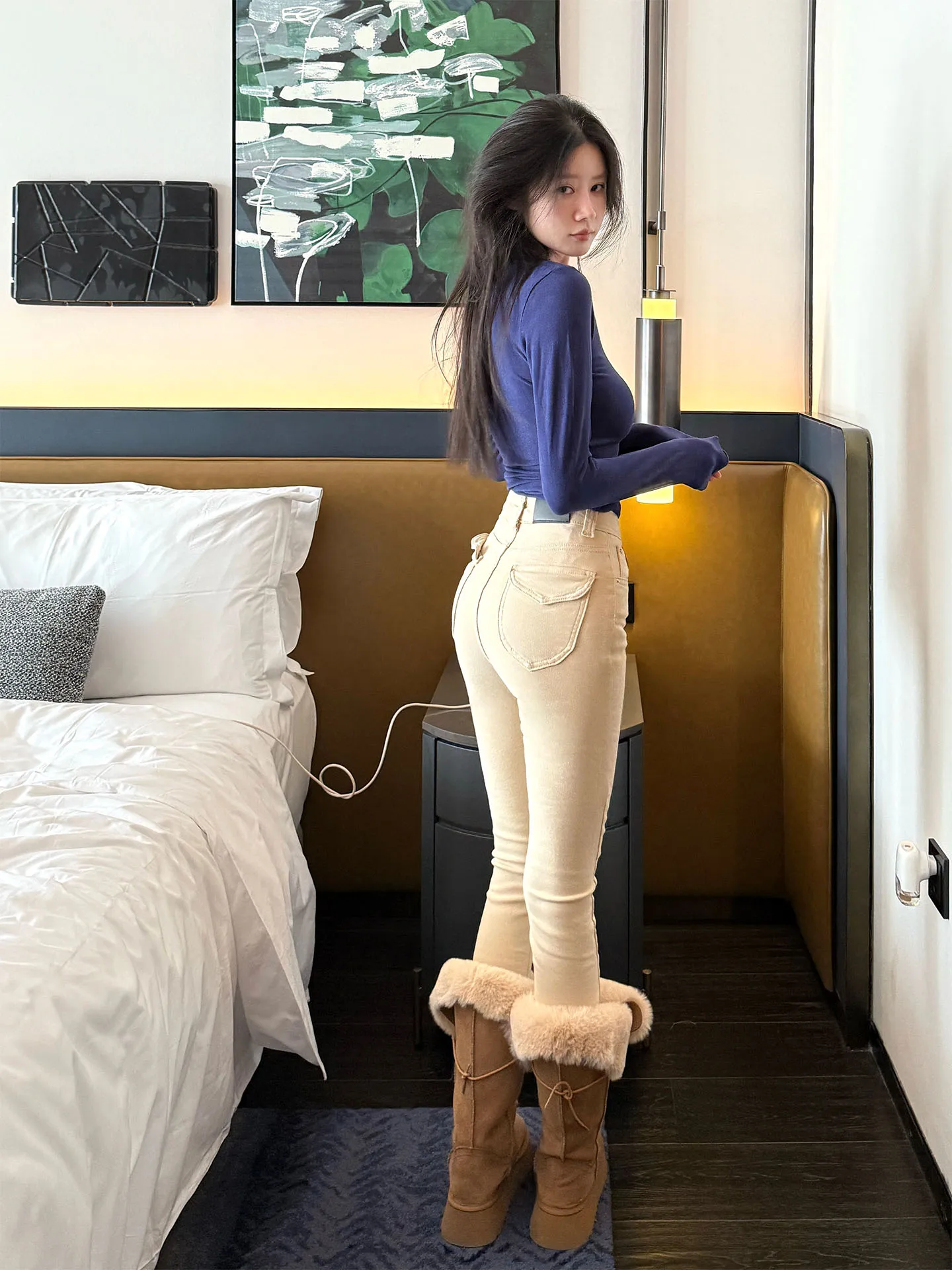 

Женские джинсы с высокой талией, на флисовой подкладке, утепленные, зауженные, с расклешением от колена, укороченные, однотонные, зимние, теплые, сексуальные