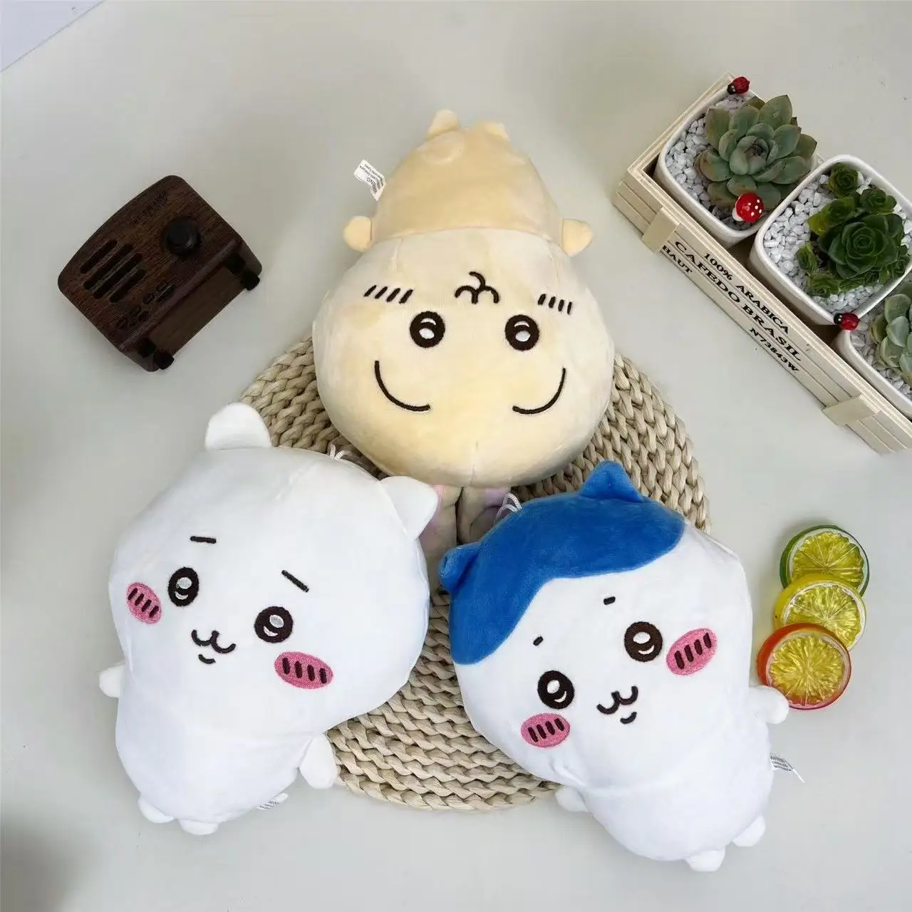 22.5cm Chiikawa Usagi Cartoon Cute Hug Pillow Doll Toy Gift for Girlfriend, Fun and Creative