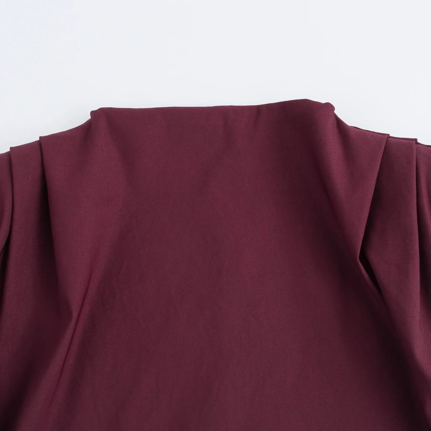 أزياء أوروبية وأمريكية جديدة بسيطة ذات ثنيات مزخرفة بدون أكتاف