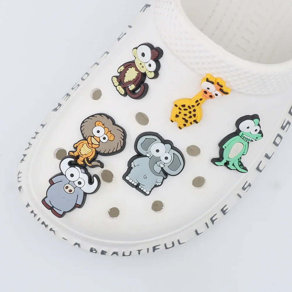 1 Pc Cute Cartoon Shoe Accessories Charms Humanoid Small Animal Shoe Decoration Buckles Pvc Pins Children New Year Gift