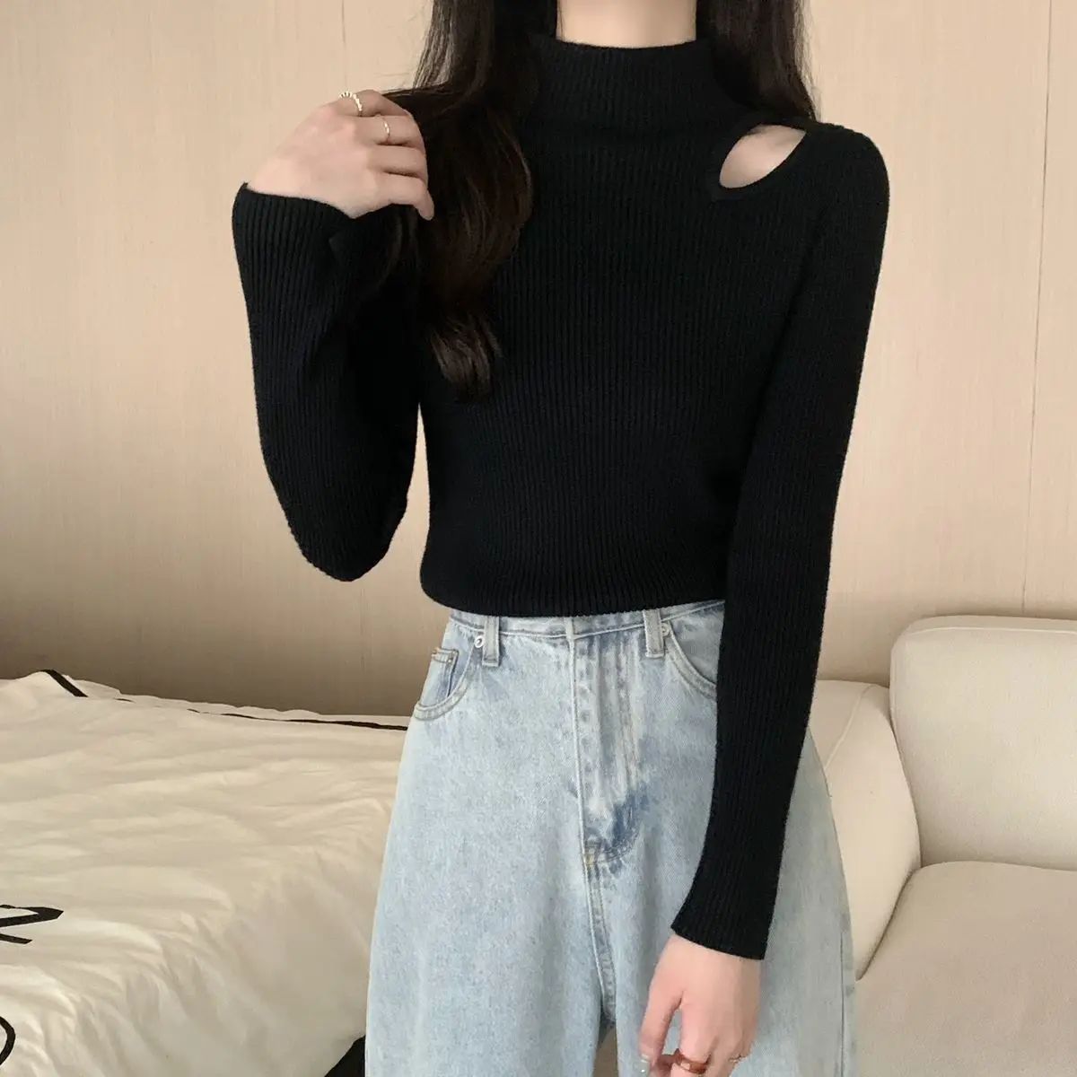 เสื้อสเวตเตอร์ไหมพรมสีขาวทรงเข้ารูปสำหรับผู้หญิง เสื้อไหมพรมคอเต่าแขนยาวแบบใหม่ เสื้อไหมพรมผู้หญิง เสื้อถัก Q1780