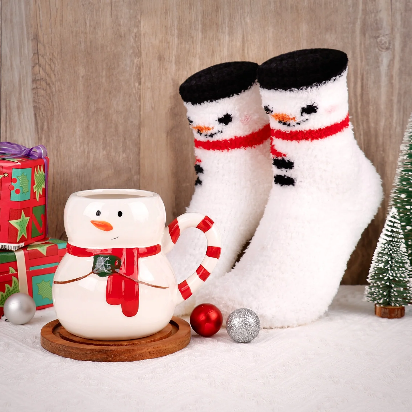 

Snowman Christmas Tree Kaolin Eco-Friendly Coffee Mug & Socks Creative Gift Idea Christmas Night Festive Gift Set For Friends