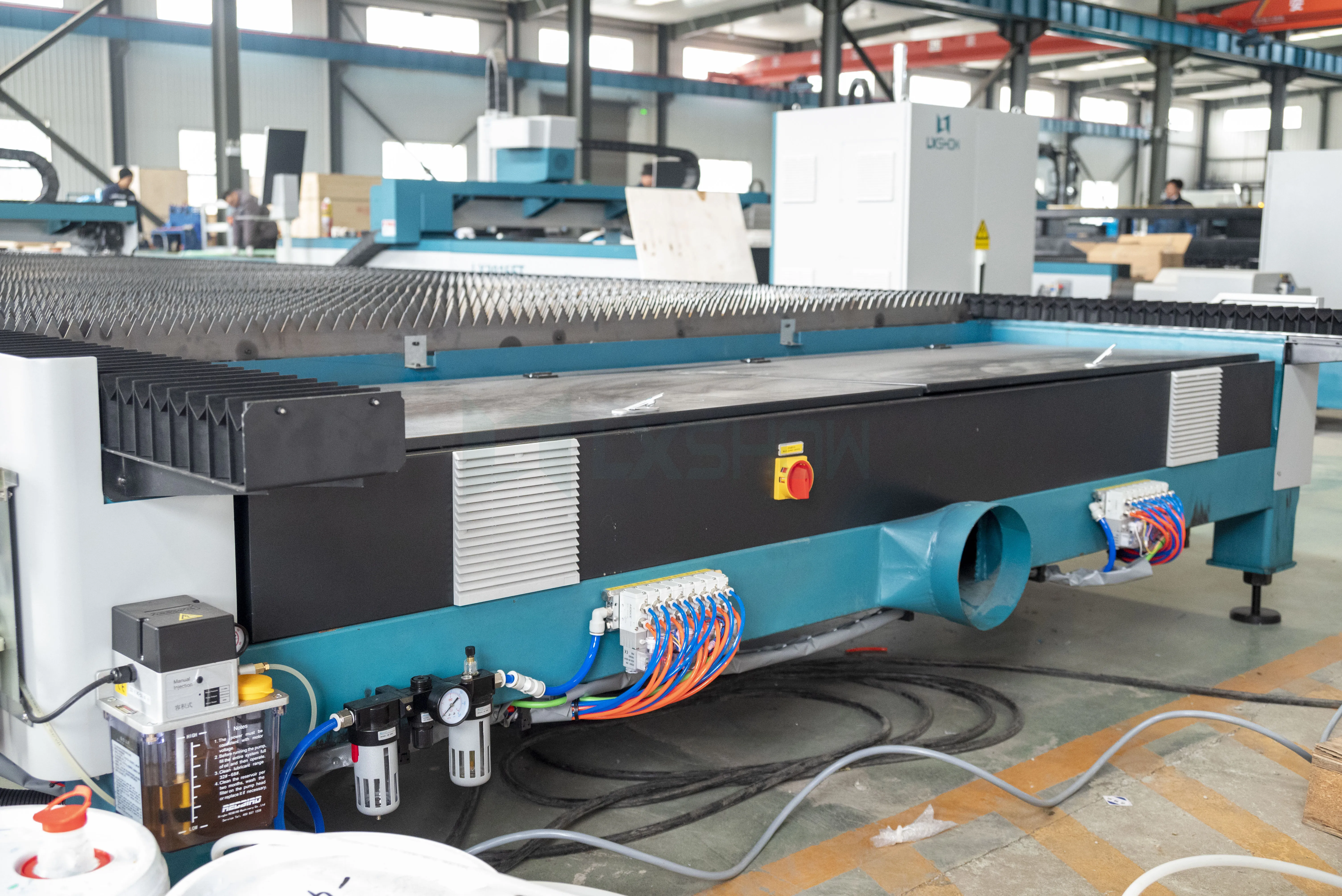 เครื่องตัดเลเซอร์3kW ตัดโลหะเหล็กขนาดใหญ่12 KW 6000W