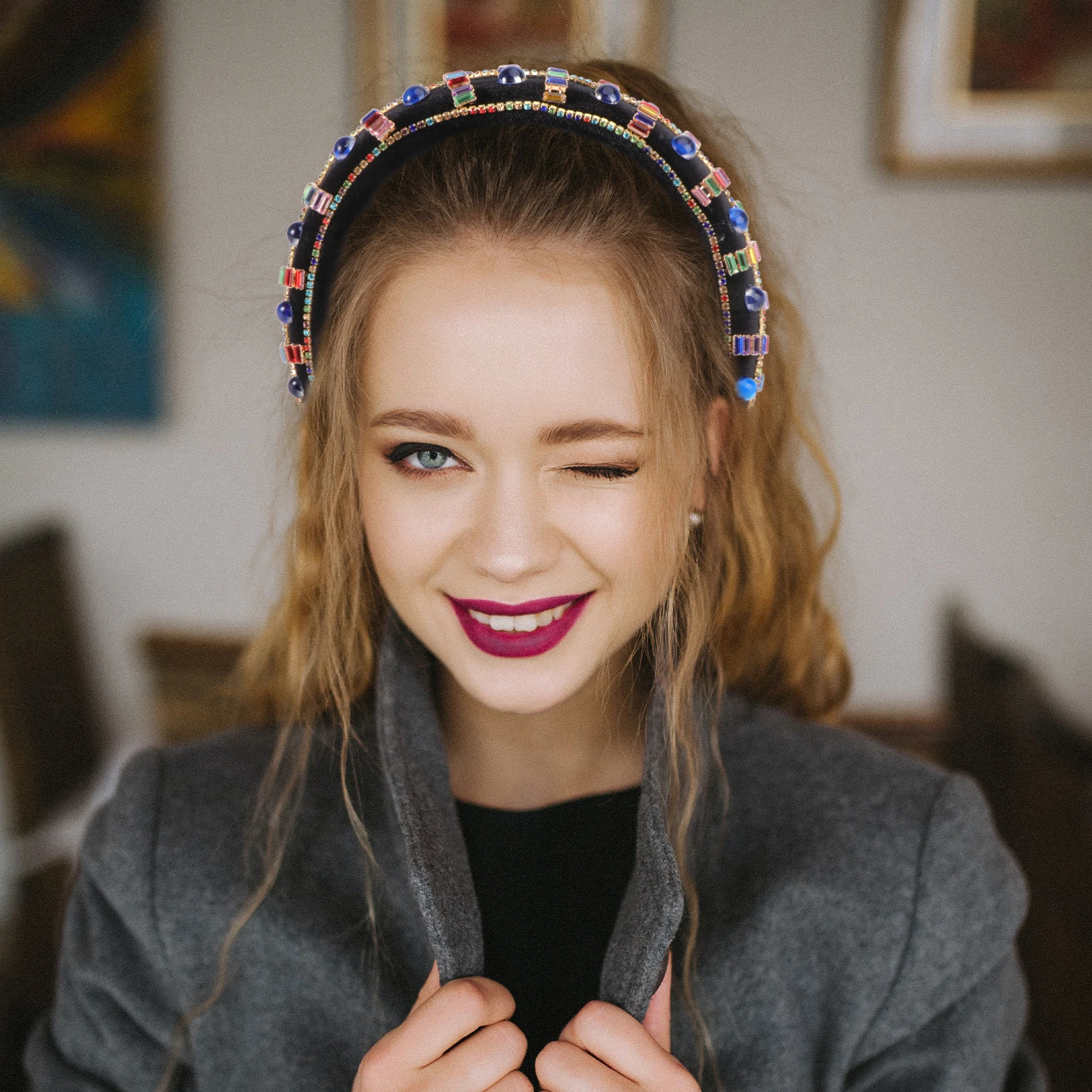

Retro Hair Headband Vintage Royal Court Style Fashion Hair Hoop Masquerade Headdress For Face Mask Spa Workout Head Hoop Photo