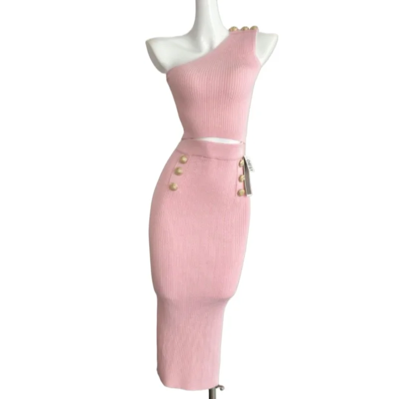

Temperament Pure Desire Pink Gold Buckle Slanted Shoulder Short Knitted Versatile Top Slim Skirt Fashion Suit Two-piece Set 2026