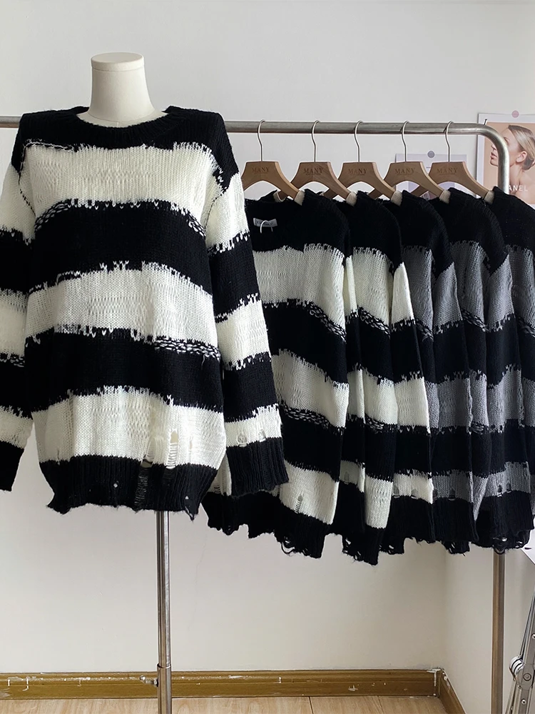 Women Black-White Striped Pullover Two-tone Torn Sweater Harajuku Korean Y2k Cashmere Sweaters Jumper Vintage 2000s Clothes 2024