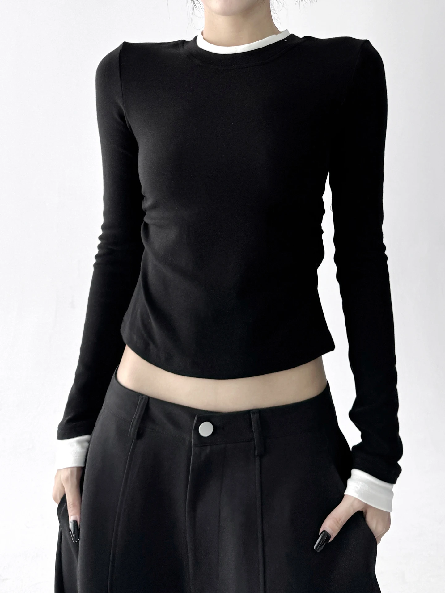 한국 슬림핏 라운드넥 긴팔 티셔츠 학생 출퇴근 슬림핏 컬러 베이스 티셔츠 가을 신상 패셔너블