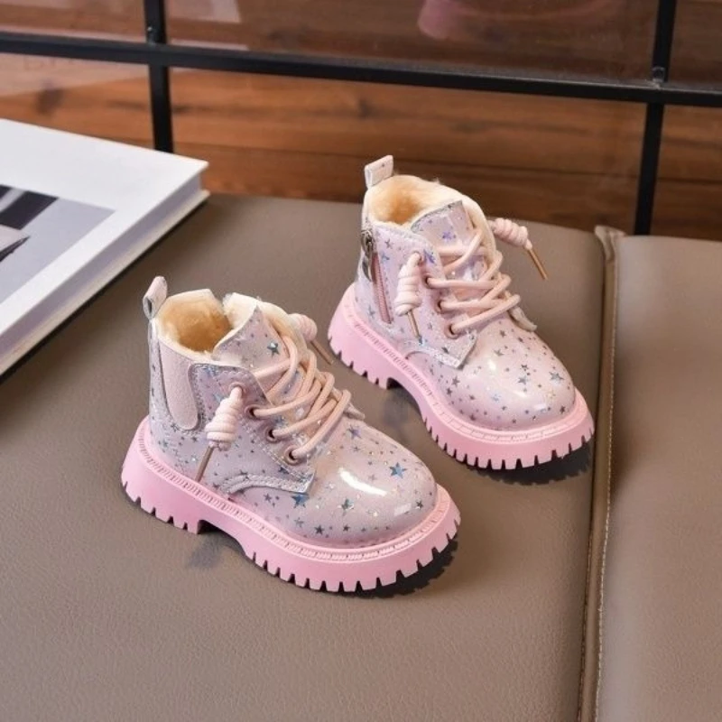 

Зимние ботинки для девочек, новинка 2026, детская хлопковая обувь, универсальная теплая обувь на мягкой подошве в британском стиле, оптовая продажа обуви