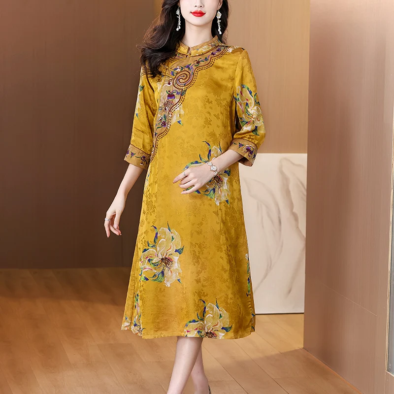 2025 Estate stile cinese floreale di seta midi vestito estivo donna Boho moda casual ricamo abito elegante festival di lusso abiti