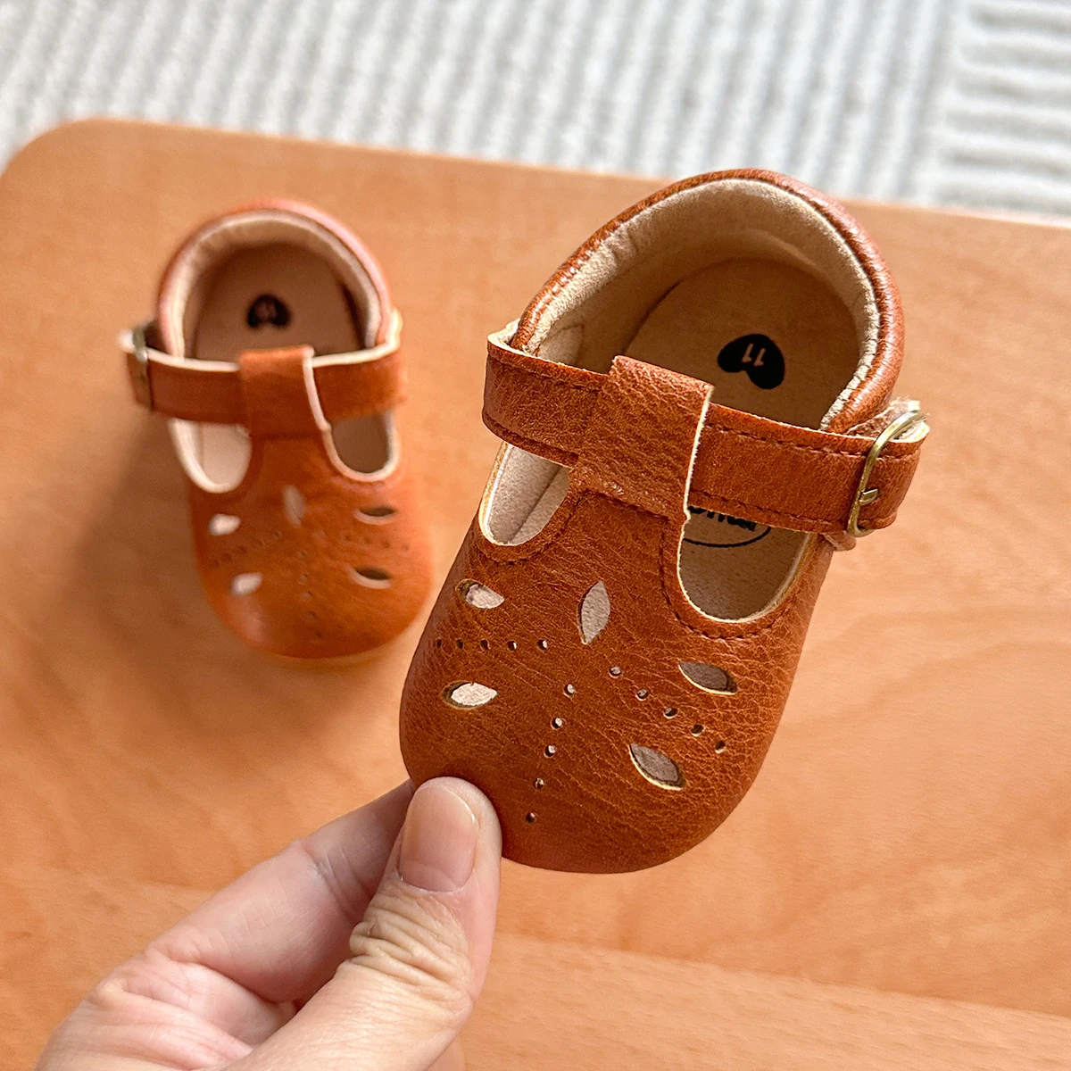 Infant Baby Girls Mary Jane Shoes Non-Slip Rubber Sole Ballet Slippers Princess Dress Wedding Shoes Newborn Crib Shoes First Wal