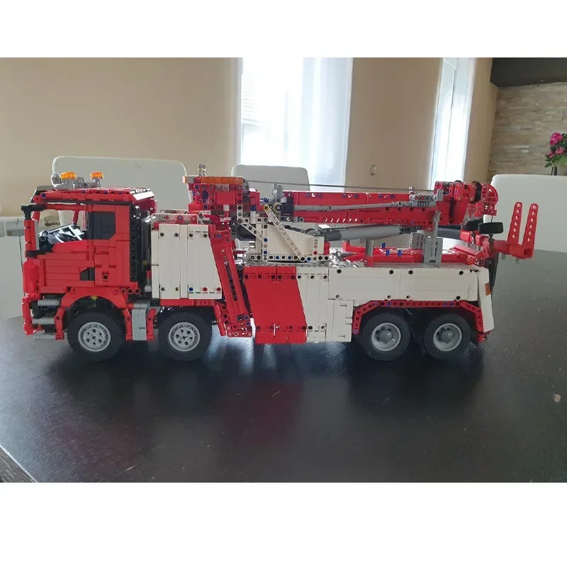 City Rescue Crane MOC-68753 Red Custom Heavy Duty Crane Building Block Model • 4111 Parts Splicing Adult Kids Birthday Toy Gift