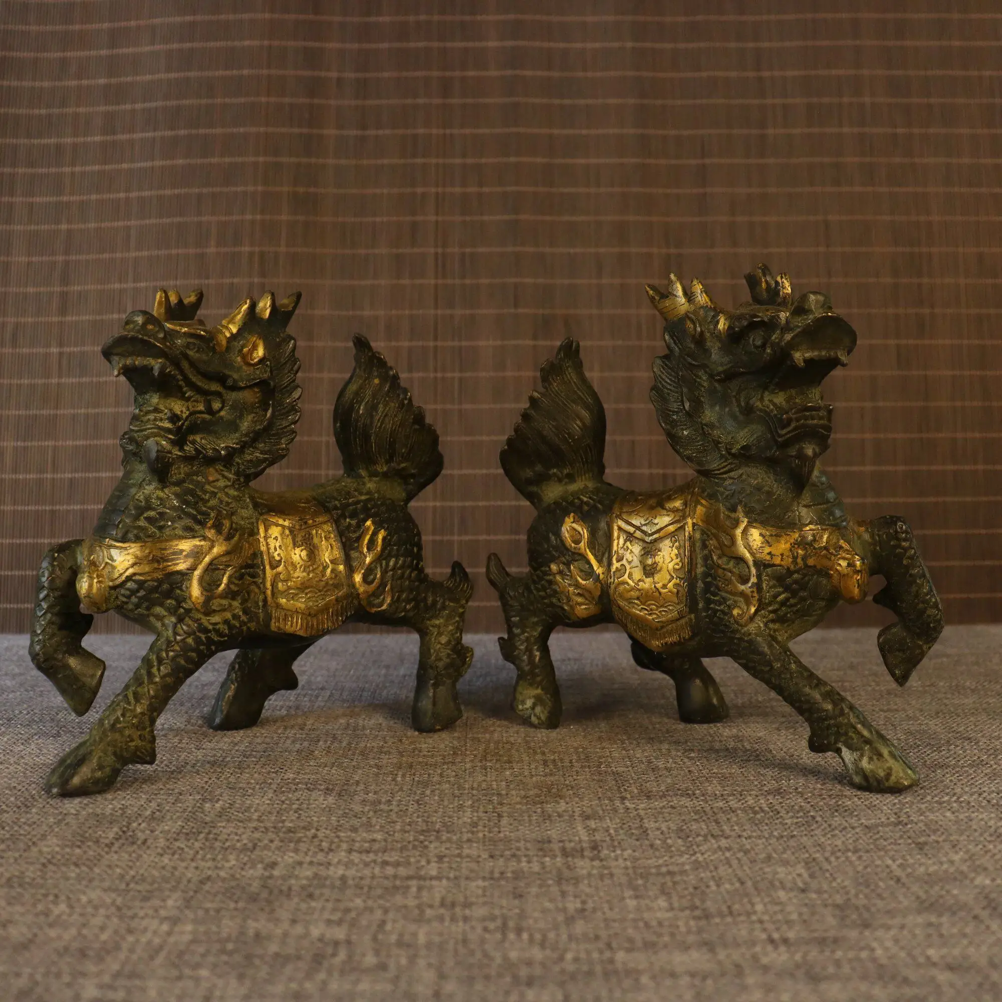 Chinese Feng Shui A Pair Vintage Gilt Pixiu Figurines Wealth Lucky Statues Home Living Room Desktop Decor