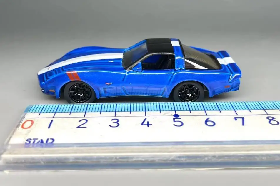 Clearance Sale 1/64 New Arrival Special Price Die-cast Metal American Two-door Sports Car Model Furniture Display Collection