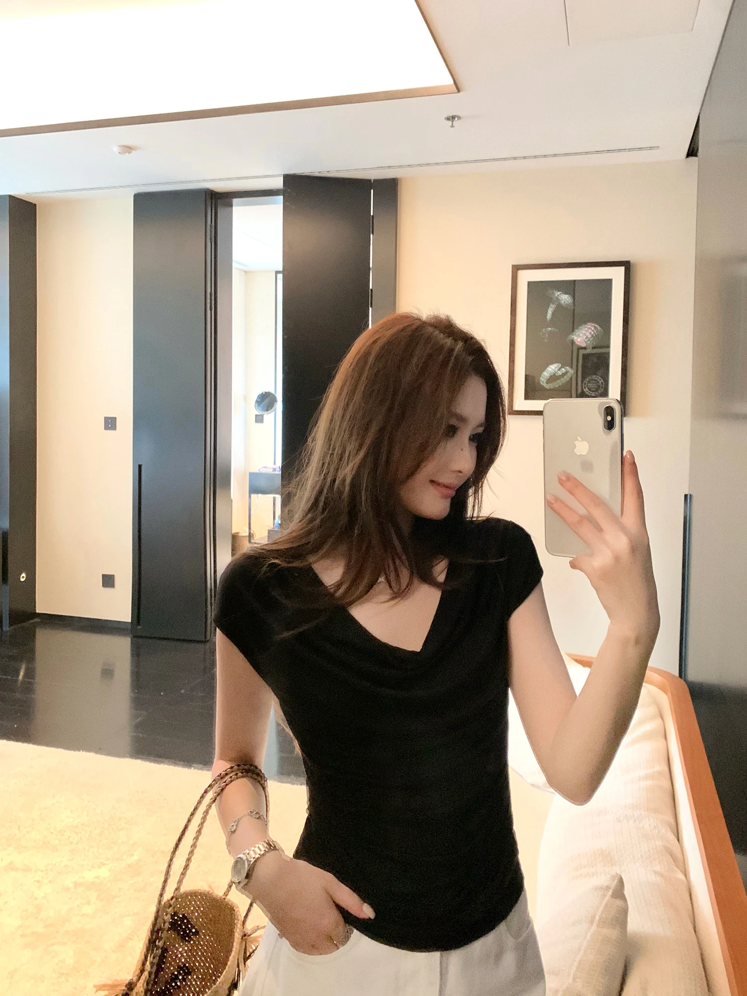 Elegant Short Sleeve Knitted T-Shirt Women's Slim Fit Waist Cinching V-Neck Top Pusumede High Intelligence Mannerly Short Style