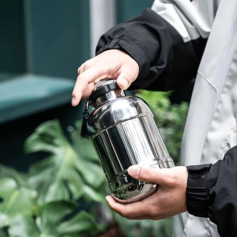 

Direct Delivery Premium Outdoor Water Bottle Liner Threaded Port Shockproof and Non-Slip Base, Ideal for Sports and Adventure