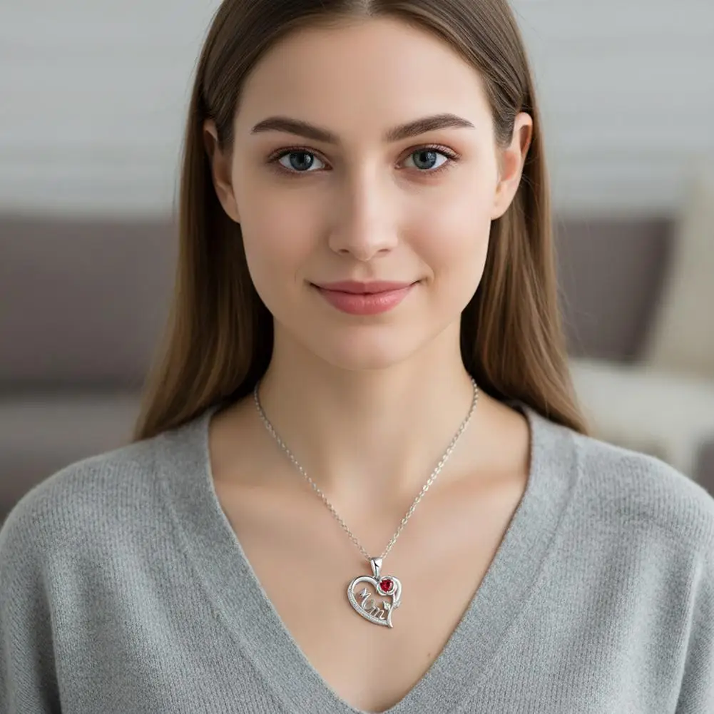 Exquisite Workmanship Jewelry Mom Letters Necklace with Love Roses Pendant Elegant Alloy Jewelry for Mother's Day Gift for Women