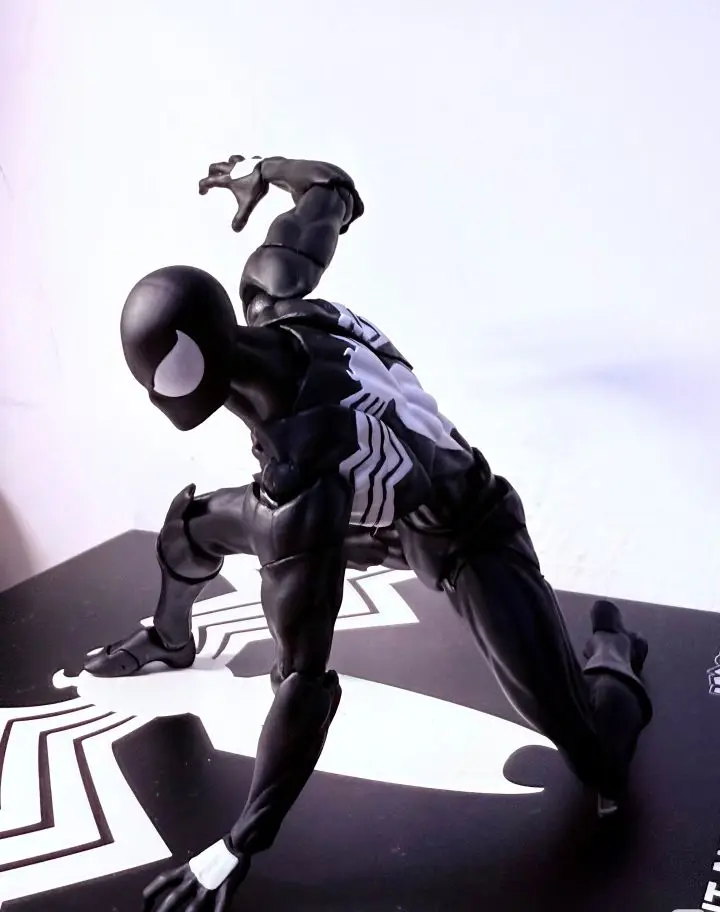 Mess Toys Spiderman Abito nero Vicino Symbiote Figura Spiderman Action Figures Ct Toys Nero Rosso Spider-Man Figurine Giocattoli per bambini