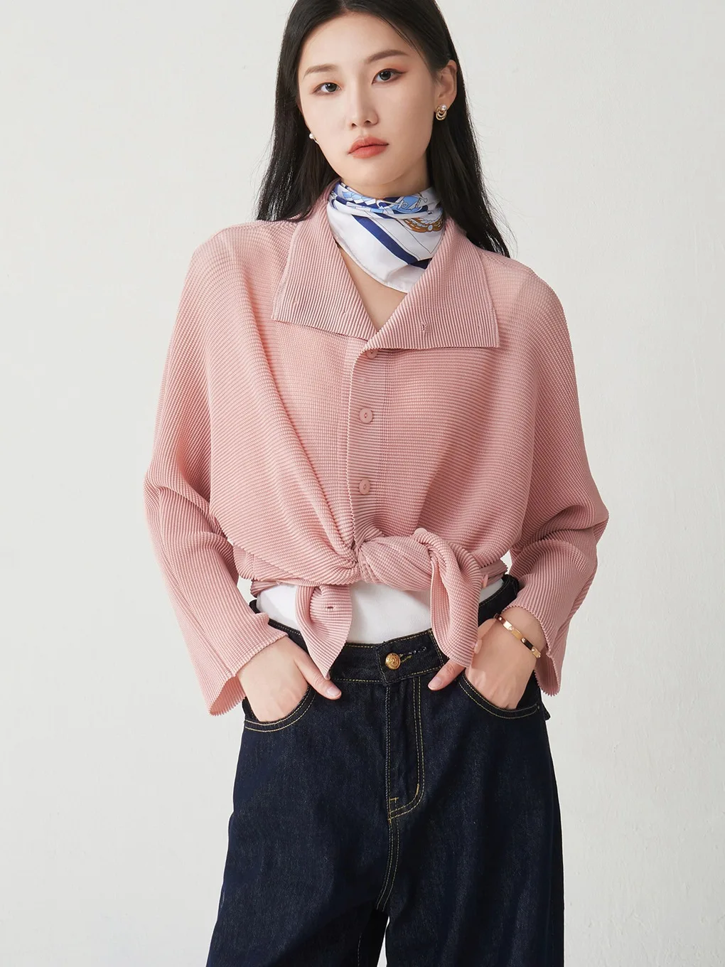 

Miyake плиссированная осенняя новая модная универсальная вязаная куртка-кардиган для женщин больших размеров, свободный и утягивающий топ для женщин