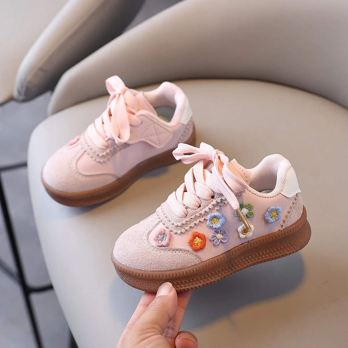 Shallow Shoes Girls Running Spring Autumn Fashion Appliques Breathable Embroidered Flower Lace-Up Casual Comfort Sneakers