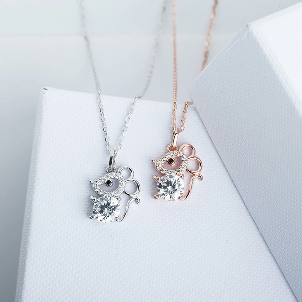 

Silver Mice Shaped Necklace Women Daily Wear Jewelry Gift Idea Pure Color Exquisite Workmanship Beautiful Design Women Necklace