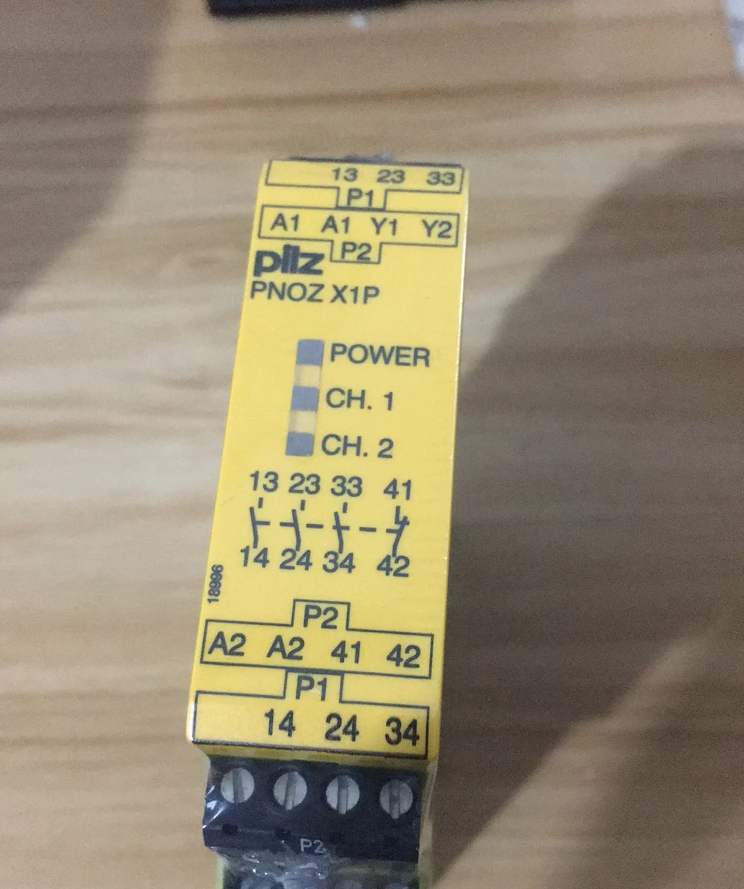 PILZ Safety Relay PNOZ X1P 24VDC 3n/o 1n/c Original 777100