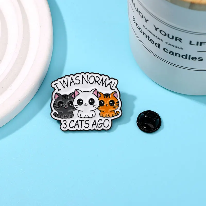 Cute Cartoon Three Cats Ago Pins Adorkable Kittens Together Enamel Brooches For Pet Lovers Jewelry Gift Wholesale