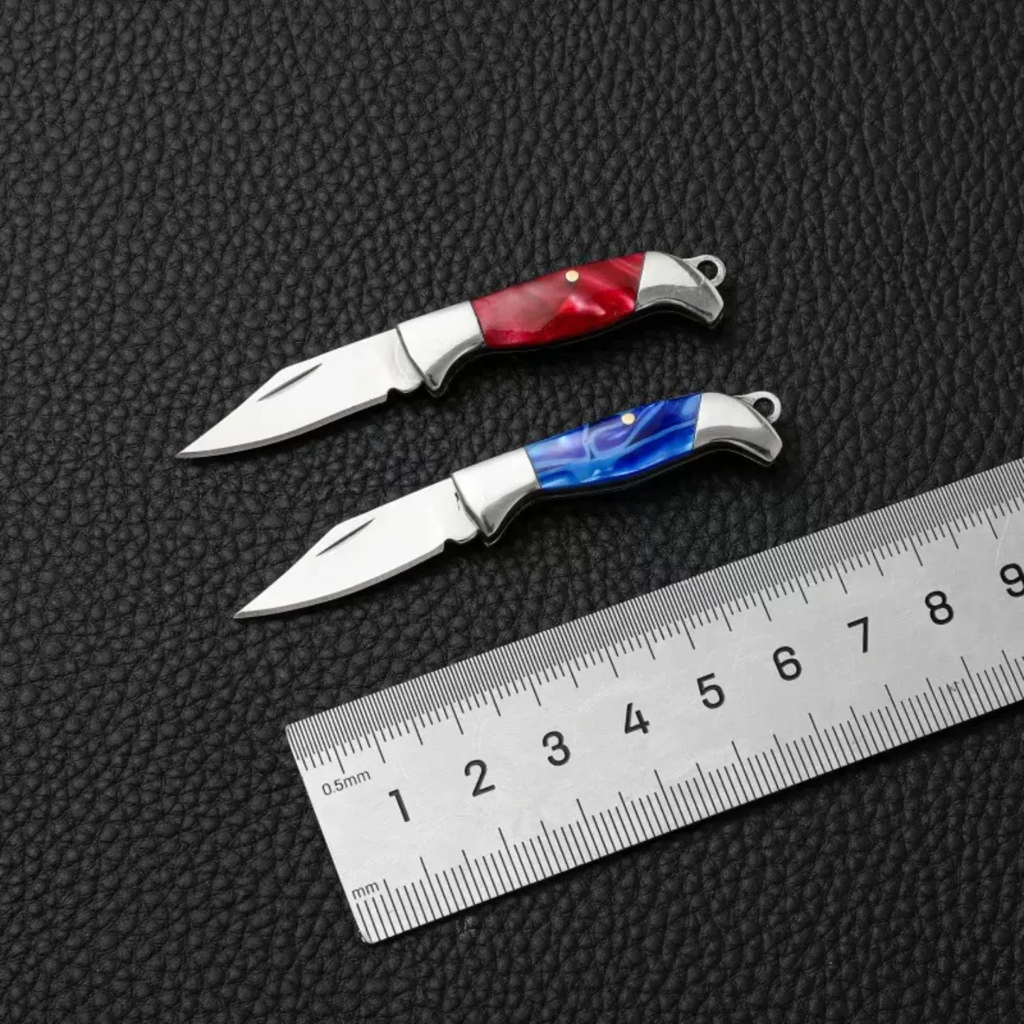 Mini Keychain Knife Folding Sharp Pocket Cutter Exquisite Portable Gift for Camping Travel Package Opening