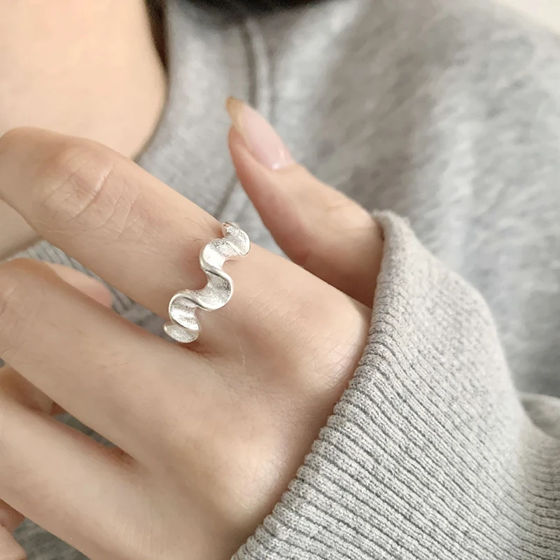 GANPUP Minimalistischer Gebürsteter Verstellbarer Fingerring für Damen, Modischer Silberfarbener Ring, Schmuckgeschenk für Partys – Detail 2