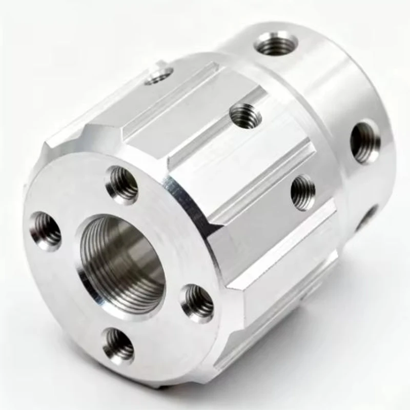 

Услуги по ЧПУ-обработке: детали из алюминия и нержавеющей стали с анодированием, токарные и фрезерные изделия