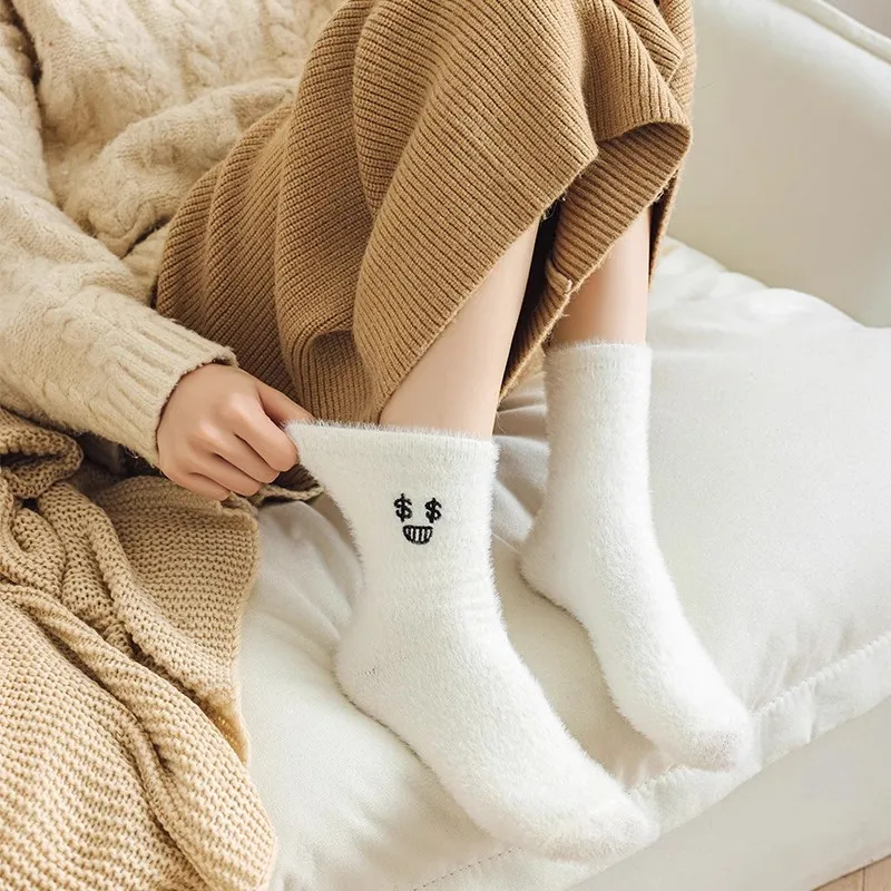 Calcetines de felpa de lana de visón para mujer, cálidas y medias gruesas, de color blanco, para dormir en el hogar, Invierno