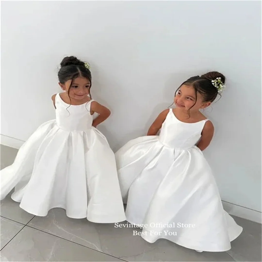 

Customized Girls Spaghetti Strap Backless Big Bow Satin Ball Gown Elegant Design For Formal Occasions Weddings Flower Girl Birth