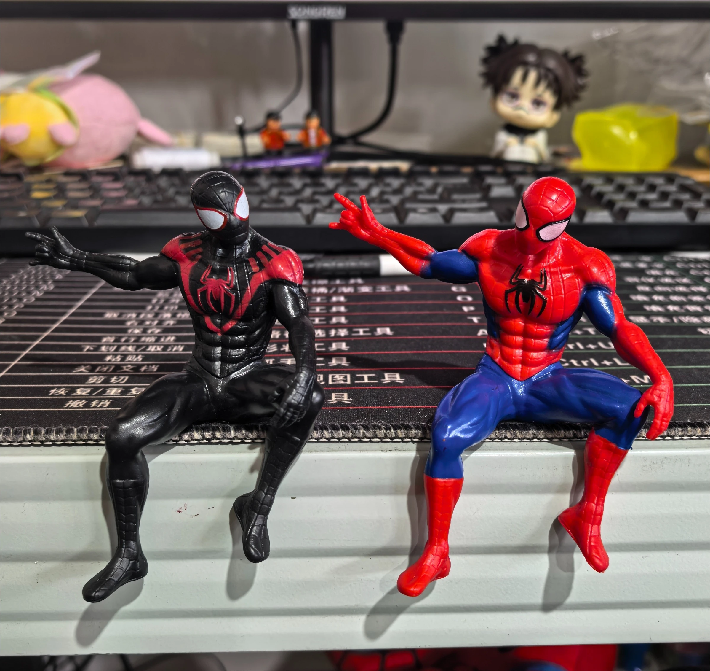 Action Figure Spider-Man 10cm Sitting Posture Decoration Superhero Series PVC Model Desktop Car Decorate Collectible Adult Gifts - view 2