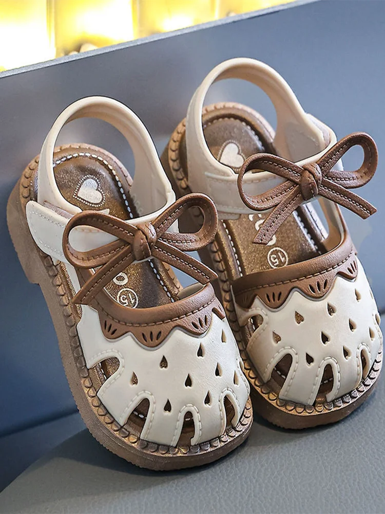 

Little girls' summer heels are breathable sandals, bows, princess, and playful sandals are worn outside