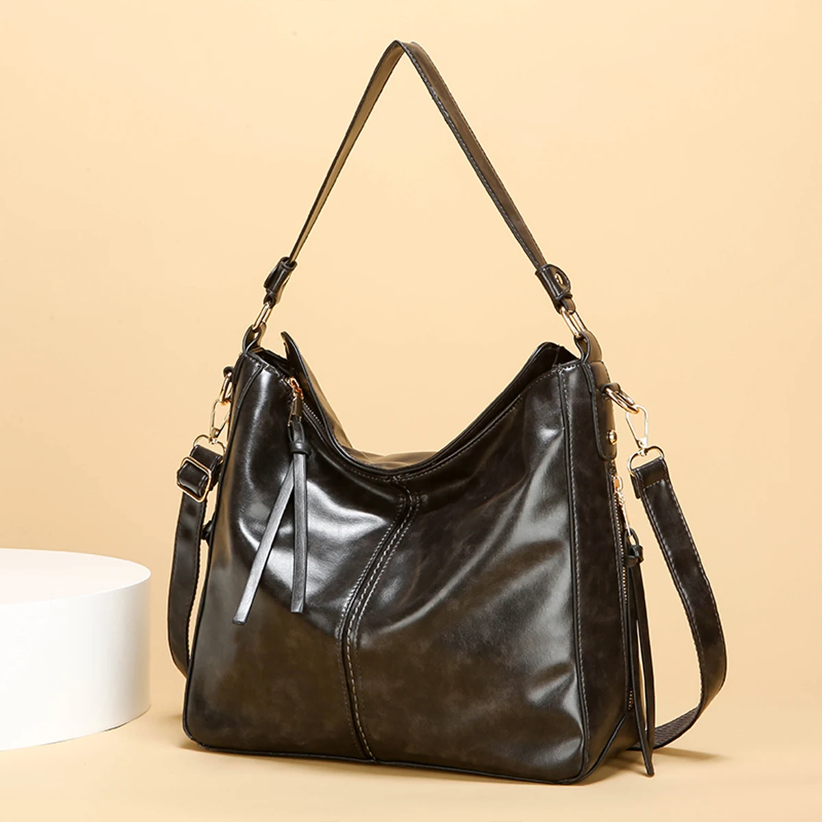 

Daily Commute Shopping Womens Classic Quilted Crossbody Bag Shiny PU Large Capacity Zipper Adjustable Strap Shoulder Bag