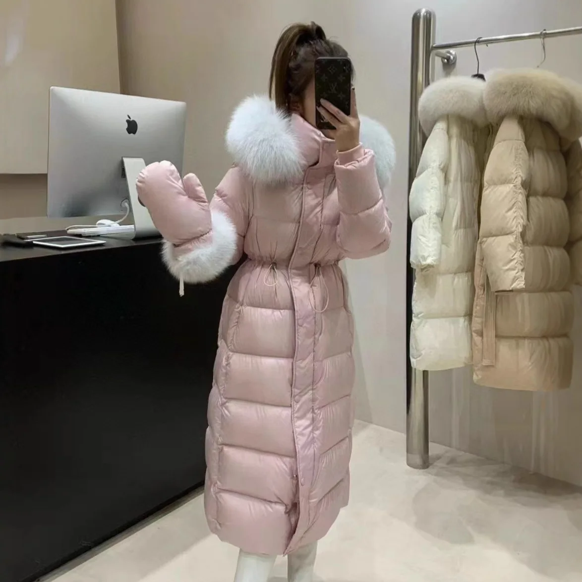 2026 90 % weißer Entendaunenmantel über dem Knie, Kapuze, Schneeparka, Winterhandschuh, echter Fuchspelzkragen, Daunenjacke für Damen