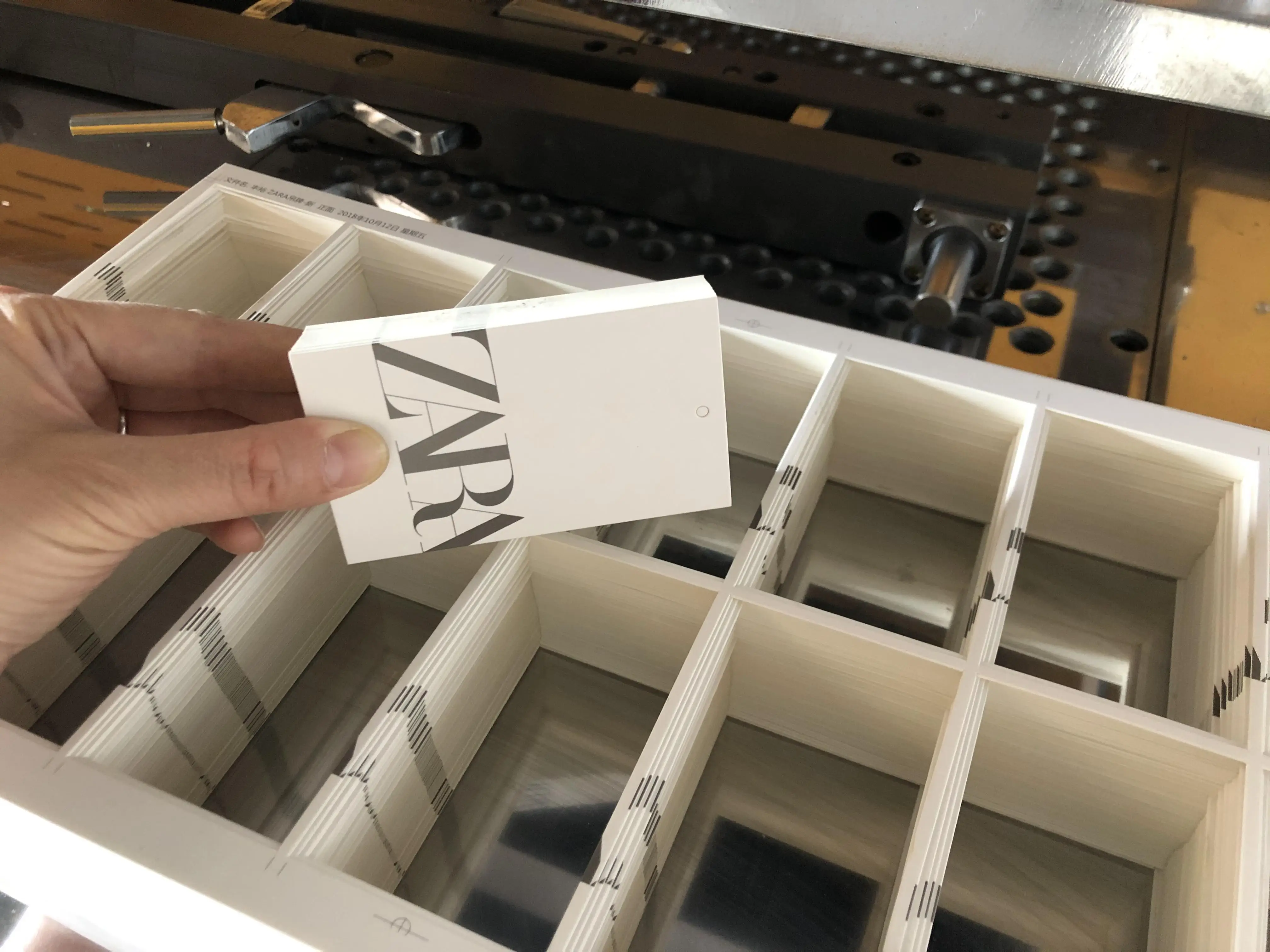 TM-920 آلة تقطيع القوالب التلقائي ورقة السجائر ورقة إزالة آلة تجريد النفايات آلة تقطيع #4