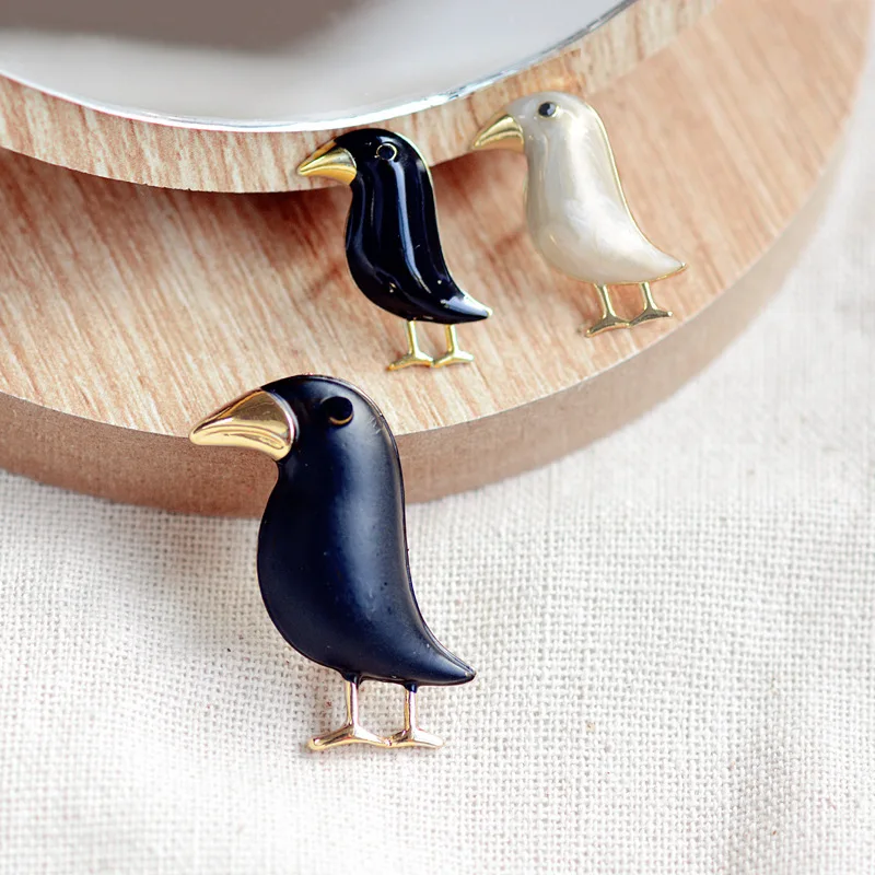Cartoon Cute Enamel Black White Crows Brooches For Women Men Fashion Bird Badge Pins Jewelry Practical Gifts Party Office Decor