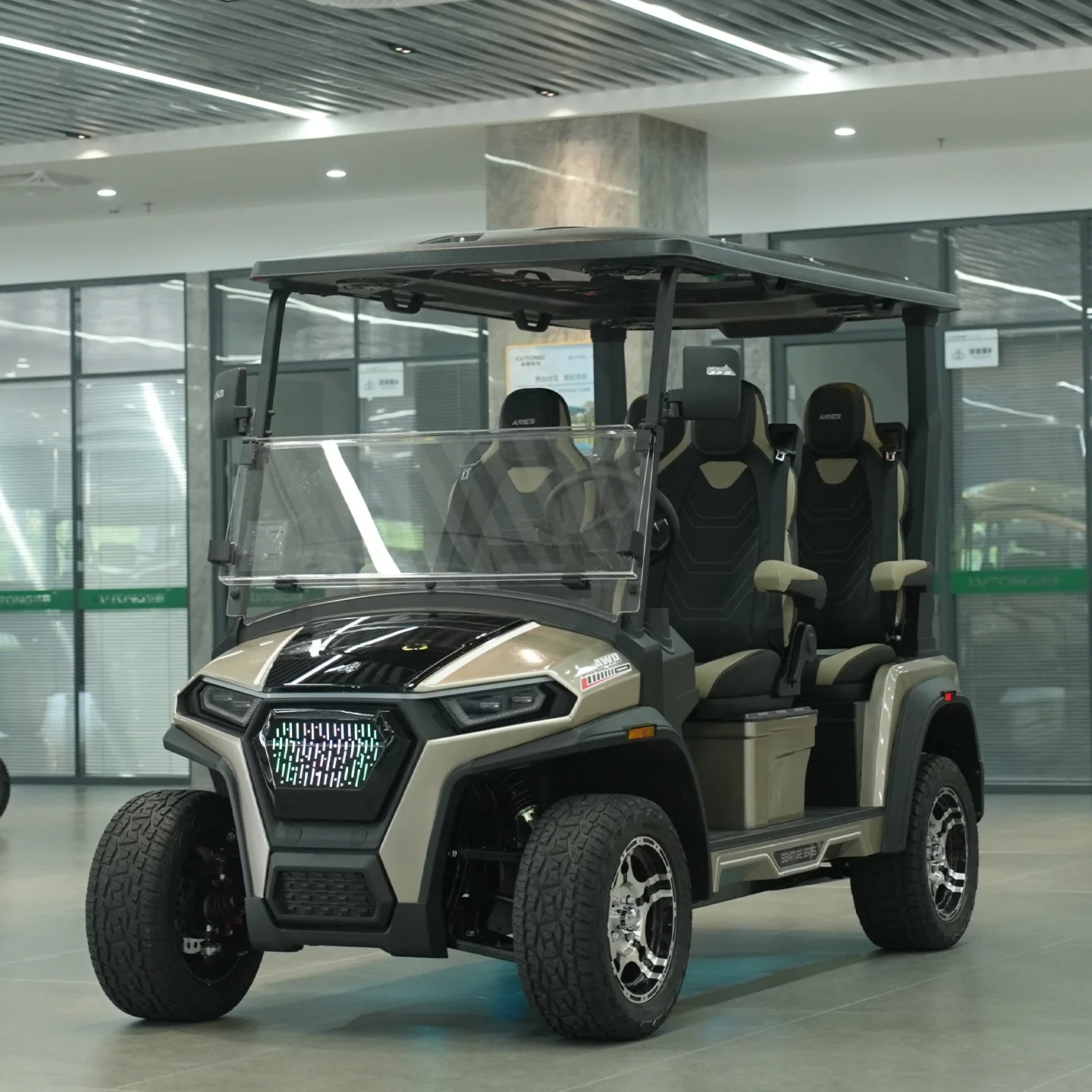 Golf Cart 4 Seater, New Model Electric Vehicle for Golf Courses, Sport Utility Car